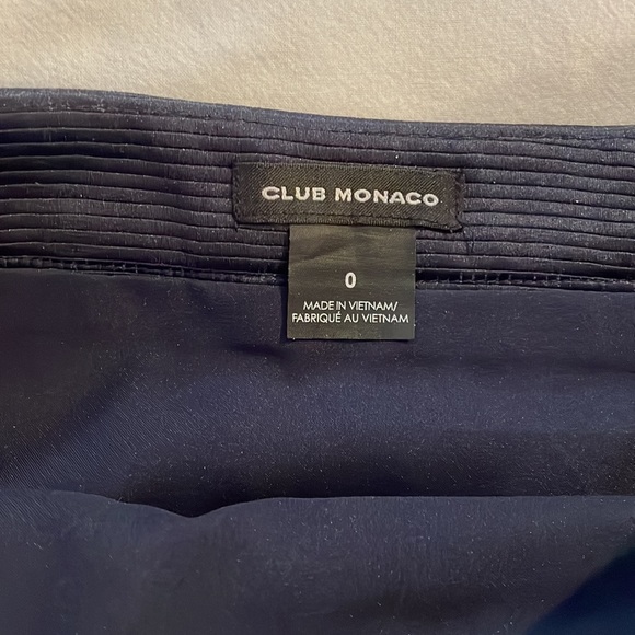 EUC midnight blue skirt. Club Monaco. Size 0 - Picture 2 of 2